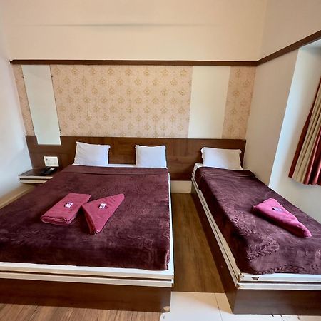 Hotel Laxmibai Palace Shirdi Exterior photo