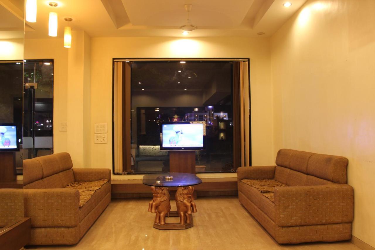Hotel Laxmibai Palace Shirdi Exterior photo