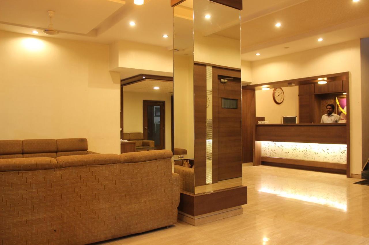 Hotel Laxmibai Palace Shirdi Exterior photo