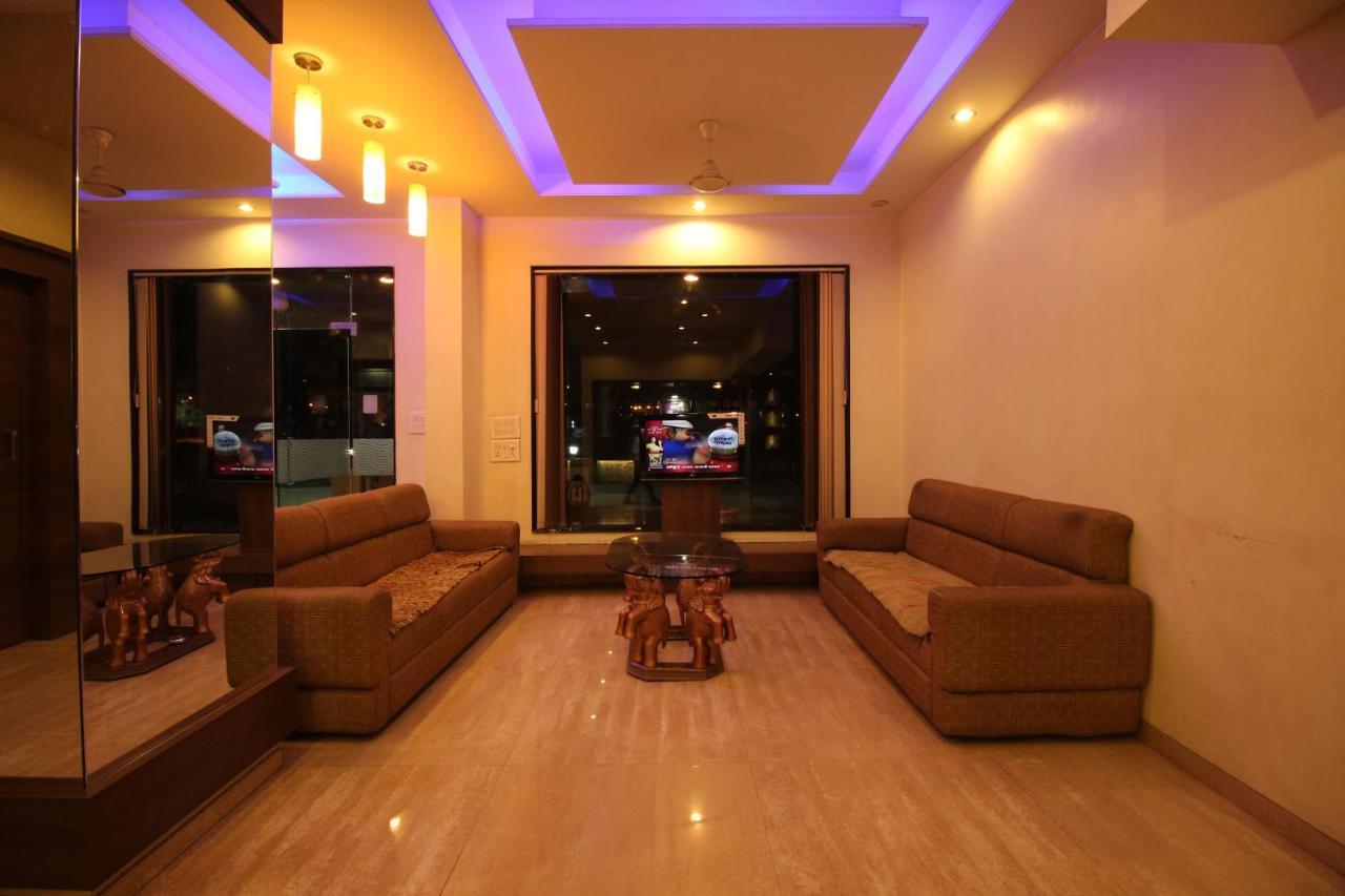 Hotel Laxmibai Palace Shirdi Exterior photo