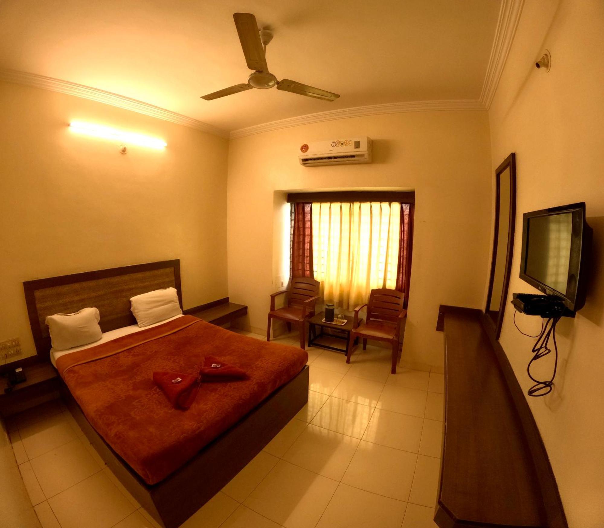 Hotel Laxmibai Palace Shirdi Exterior photo