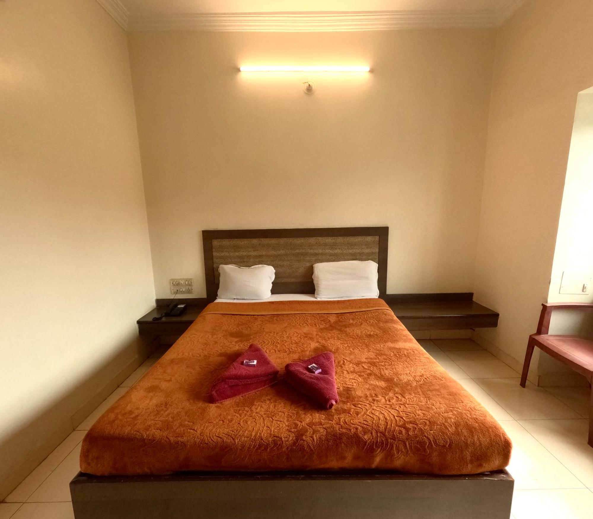 Hotel Laxmibai Palace Shirdi Exterior photo