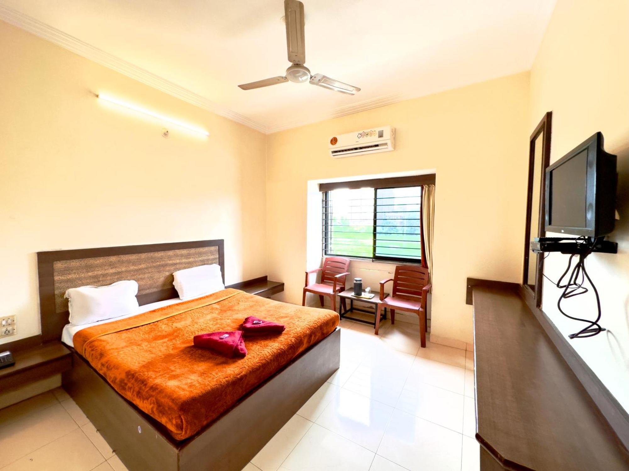 Hotel Laxmibai Palace Shirdi Exterior photo